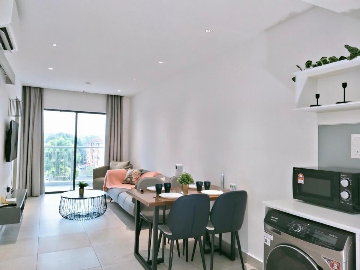 Dk 2br 5pax With Balcony Near Subang Airport *