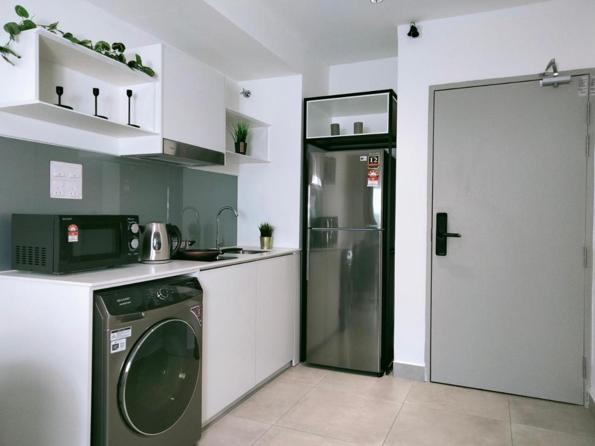 Apartment Dk 2br 5pax With Balcony Near Subang Airport Shah Alam