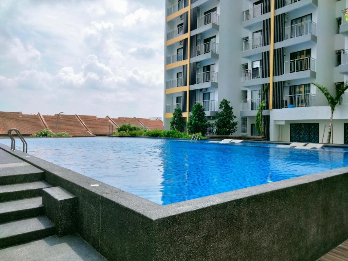 Apartment Dk 2br 5pax With Balcony Near Subang Airport *