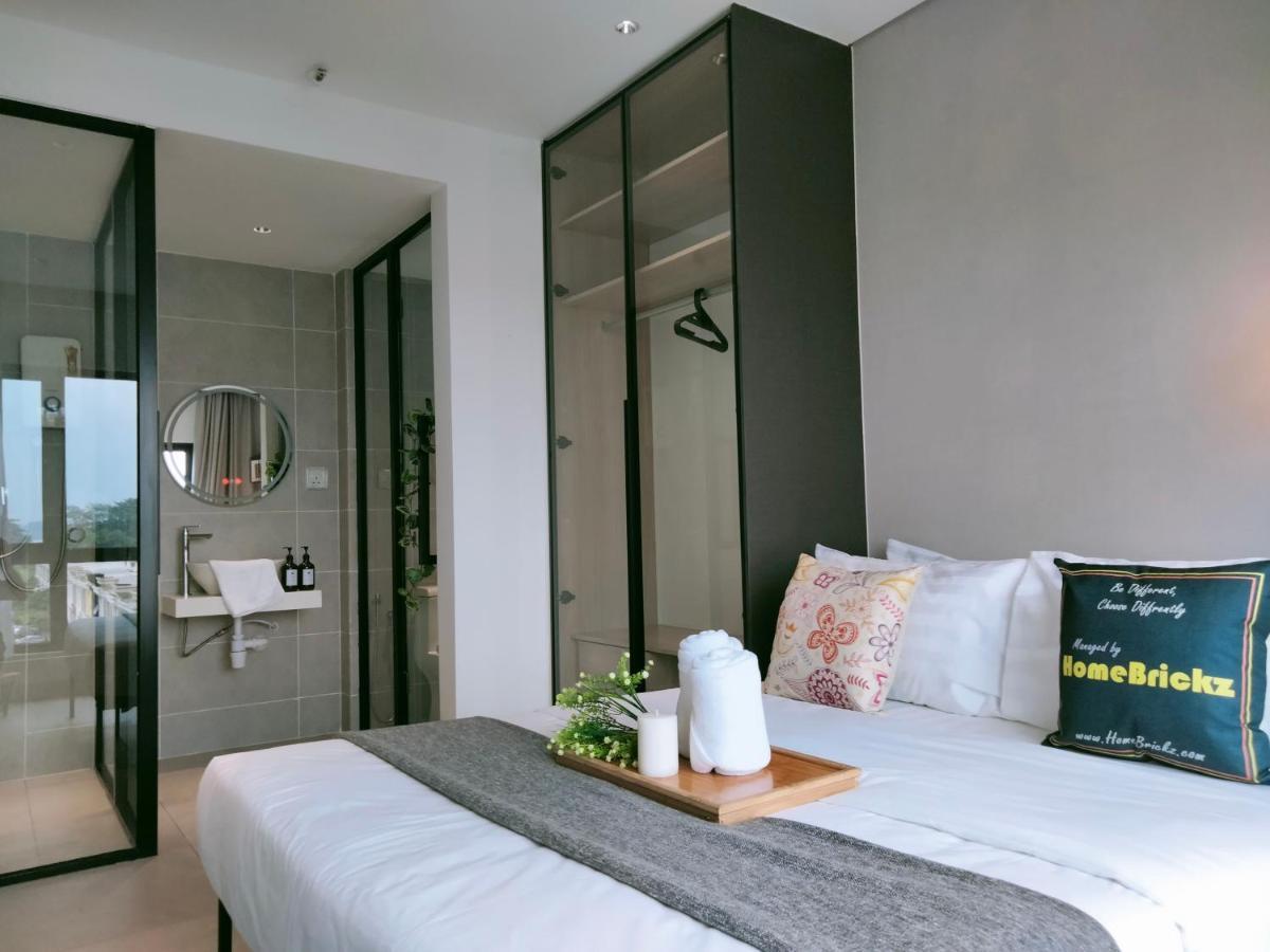 Dk 2br 5pax With Balcony Near Subang Airport Apartment *