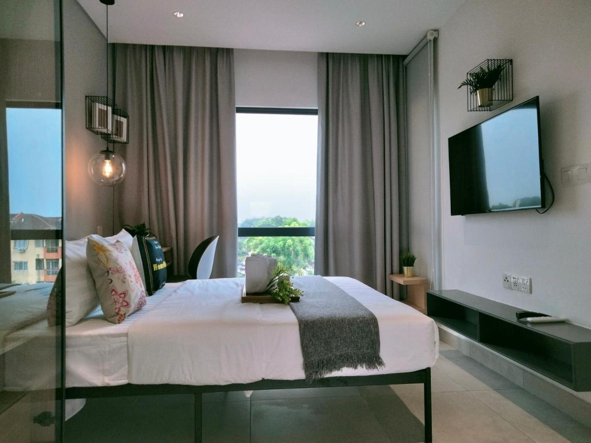Dk 2br 5pax With Balcony Near Subang Airport Shah Alam